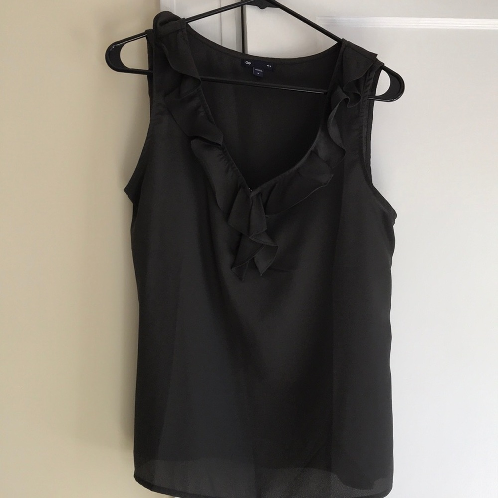 Grey ruffled tank